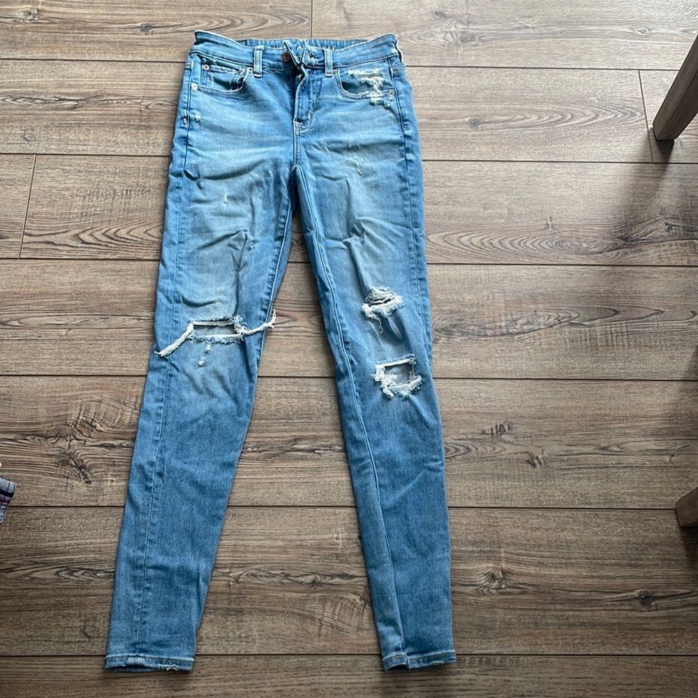 American Eagle ripped jeans!